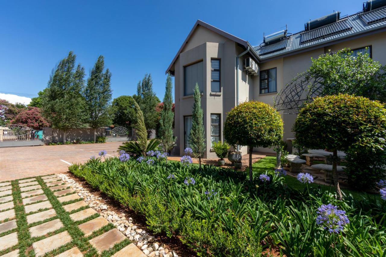 Adato Guesthouse Potchefstroom Exterior foto