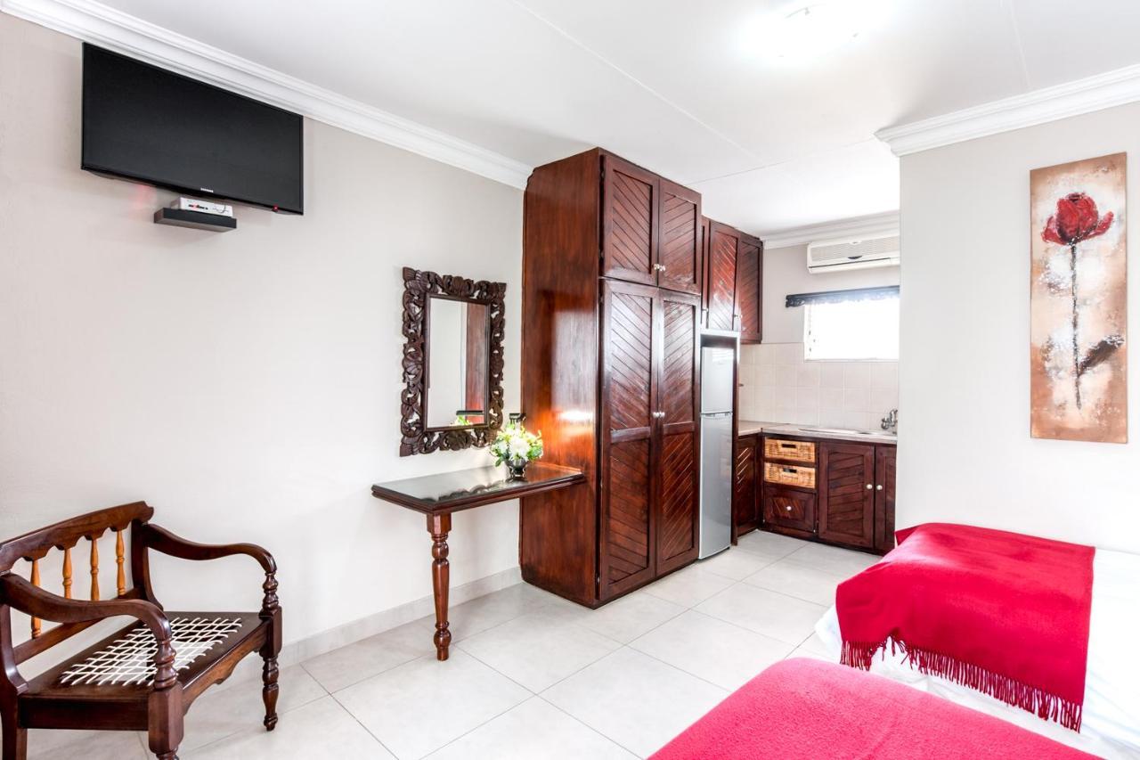 Adato Guesthouse Potchefstroom Exterior foto