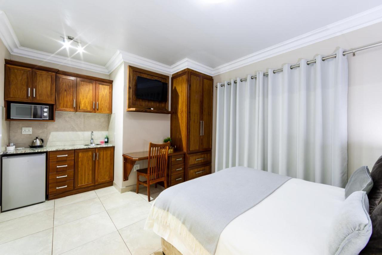 Adato Guesthouse Potchefstroom Exterior foto